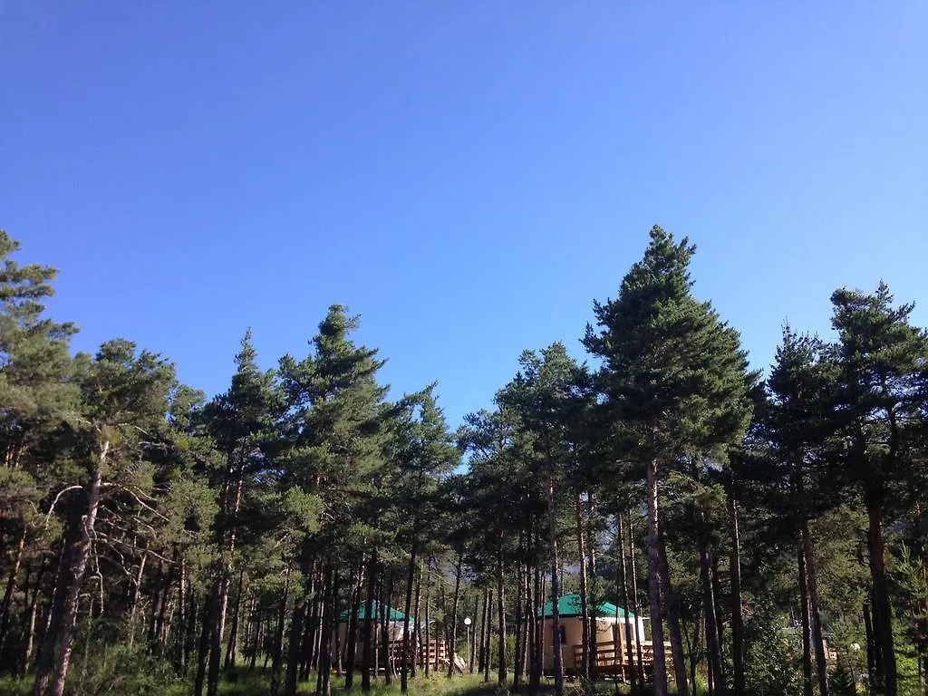Parc Residentiel De Loisir : Le Loup Blanc Du Riou Otel Barcelonnette