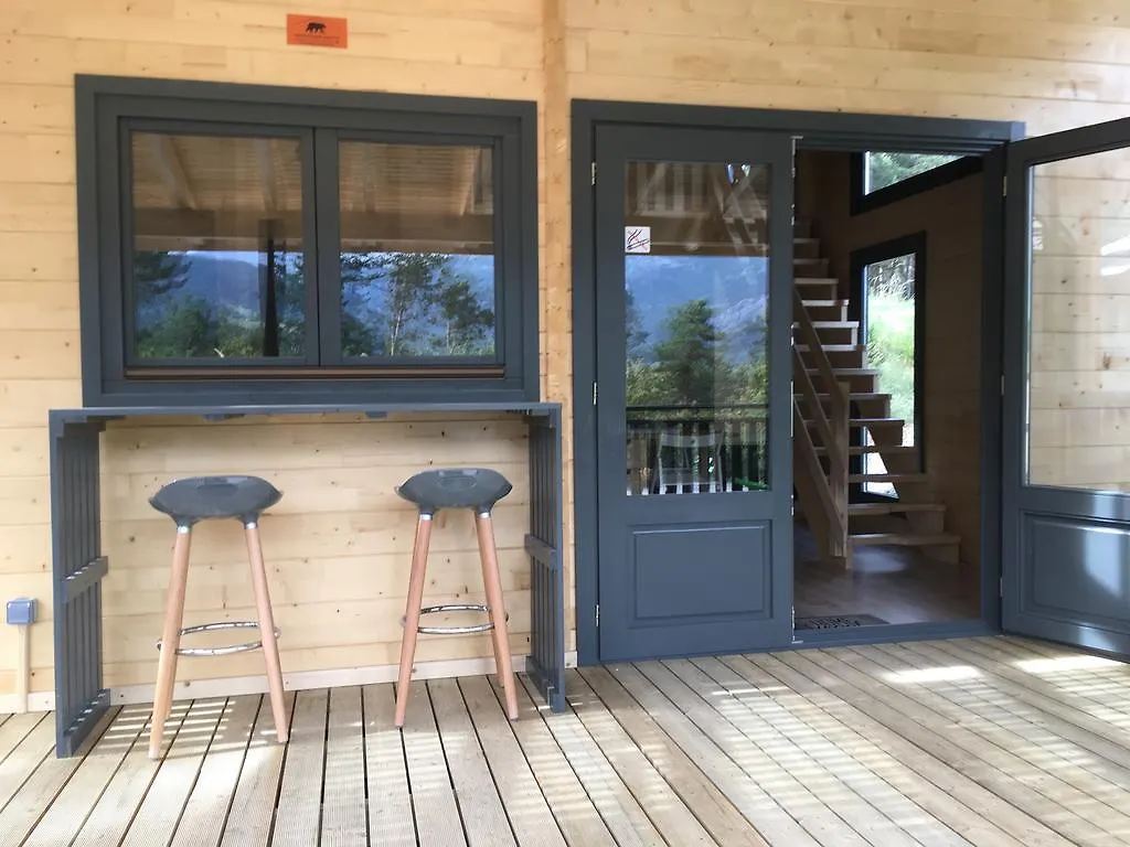 Parc Residentiel De Loisir : Le Loup Blanc Du Riou Otel Barcelonnette Tatil parkı
