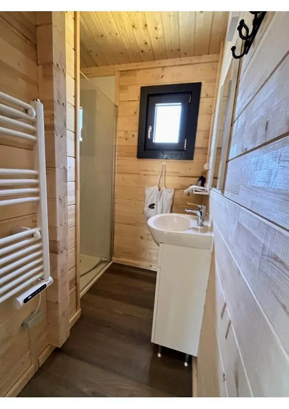 Hotel Parc Résidentiel de Loisir : Le Loup Blanc du Riou à Barcelonnette 0*,  France