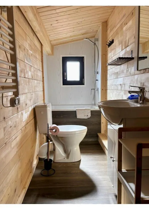Hotel Parc Résidentiel de Loisir : Le Loup Blanc du Riou à Barcelonnette 0*,