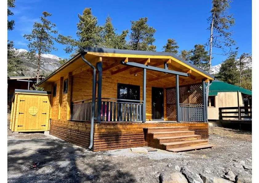 Hotel Parc Résidentiel de Loisir : Le Loup Blanc du Riou à Barcelonnette France