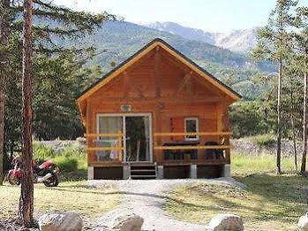 Hotel Parc Résidentiel de Loisir : Le Loup Blanc du Riou à Barcelonnette Village de vacances